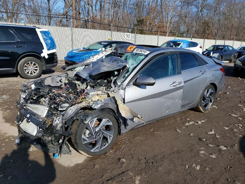 2025 HYUNDAI ELANTRA — VIN KMHLS4DG5SU944213