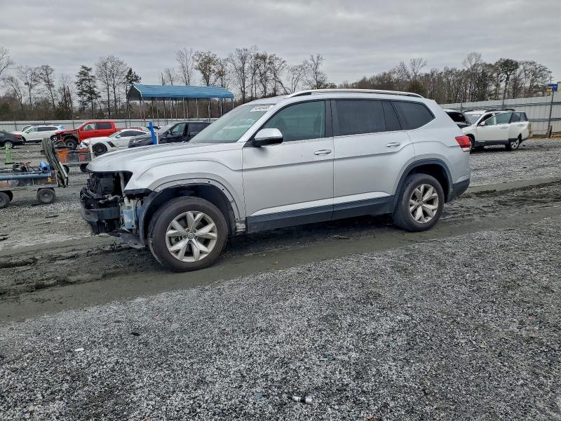 2018 VOLKSWAGEN ATLAS — VIN 1V2LR2CA5JC551557