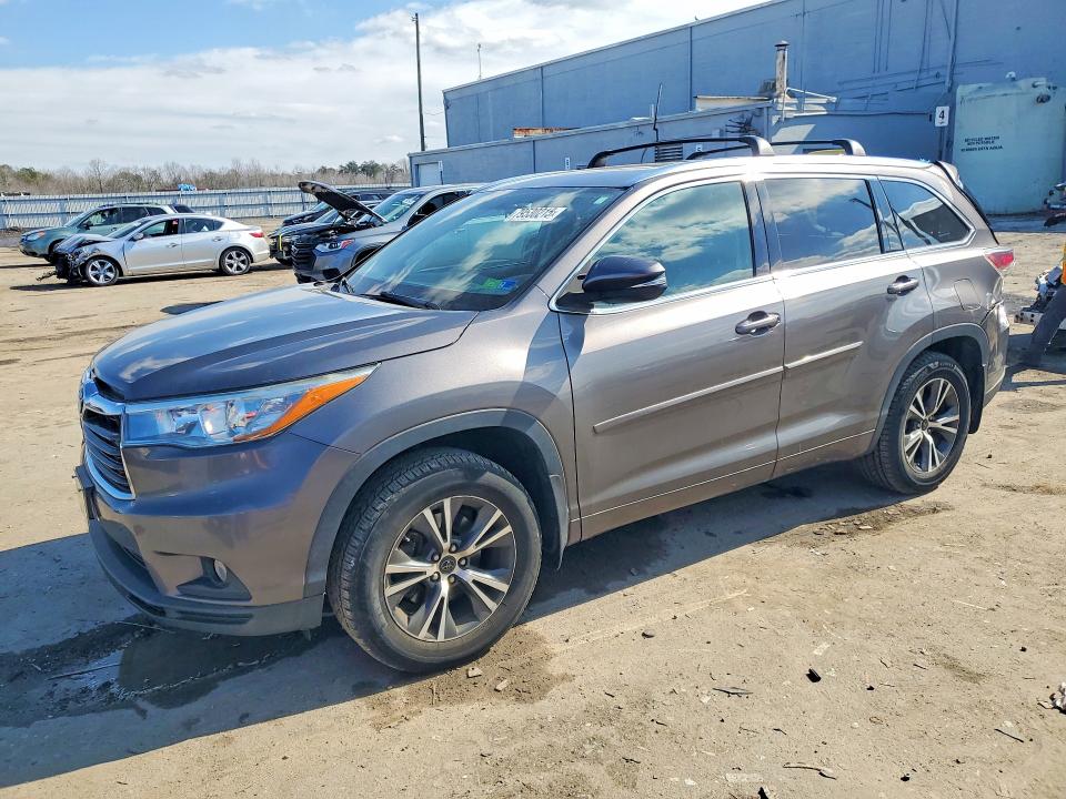 2016 TOYOTA HIGHLANDER — VIN 5TDJKRFH9GS323020