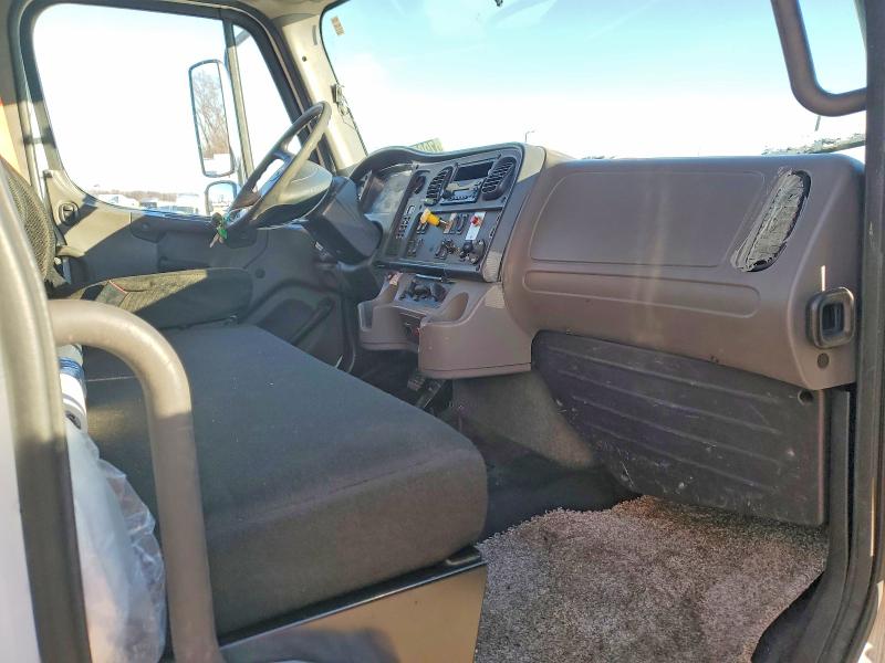 2015 FREIGHTLINER M2 106 MED — VIN 1FVHCYCY6FHGM6820