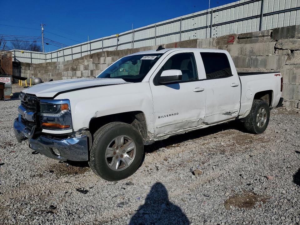 2018 CHEVROLET SILVERADO — VIN 3GCUKREC4JG637618