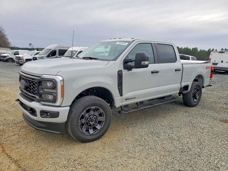 2025 FORD F350 SUPER — VIN 1FT8W3BTXSEC77173