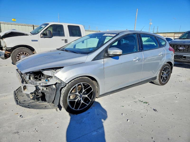 2015 FORD FOCUS SE — VIN 1FADP3K23FL272746