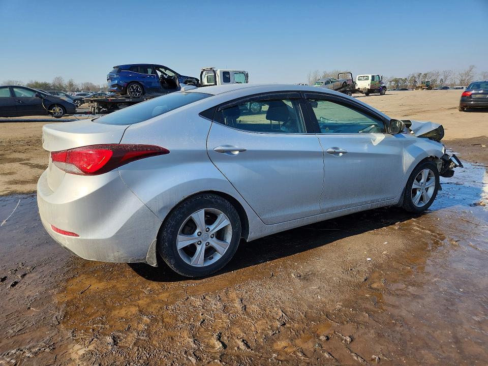 KMHDH4AE1GU561057