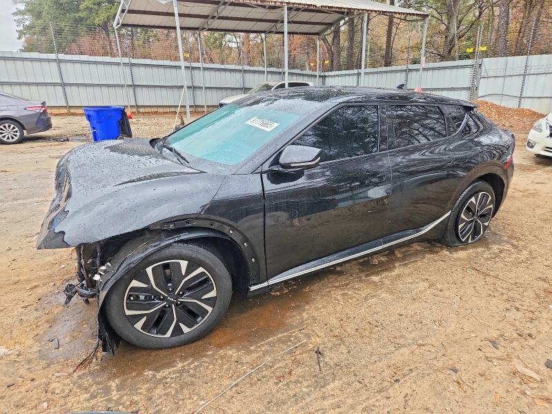 2022 KIA EV6 LIGHT — VIN KNDC34LA0N5046020