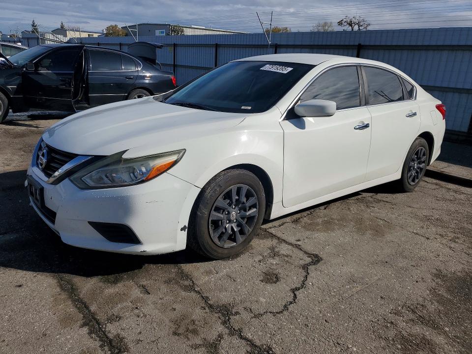 2016 NISSAN ALTIMA — VIN 1N4AL3AP0GC254881