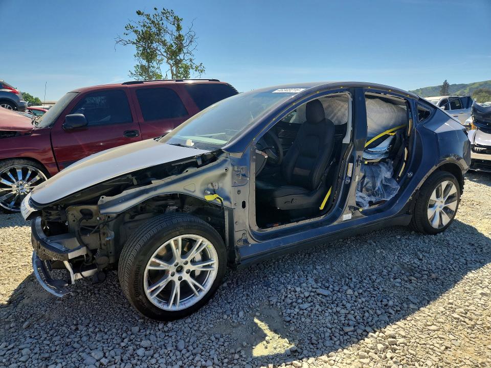 2022 TESLA MODEL Y — VIN 7SAYGDEE8NF451375