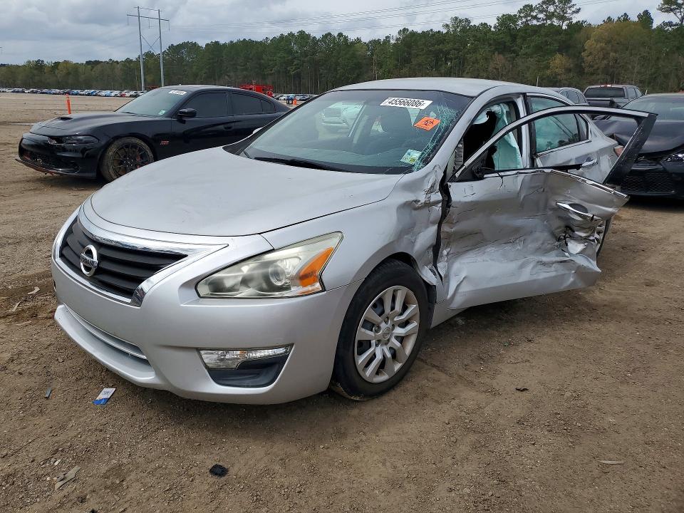 2015 NISSAN ALTIMA — VIN 1N4AL3AP3FN888592
