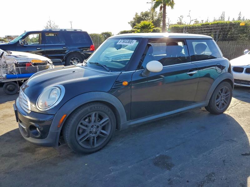 2013 MINI COOPER — VIN WMWSU3C56DT680977