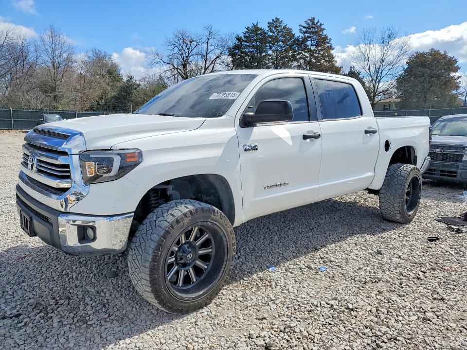 2017 TOYOTA TUNDRA — VIN 5TFDW5F10HX647305
