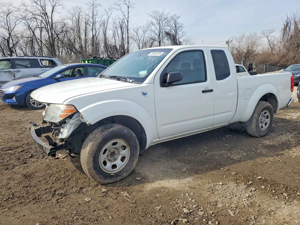 2015 NISSAN FRONTIER — VIN 1N6BD0CT1FN742712