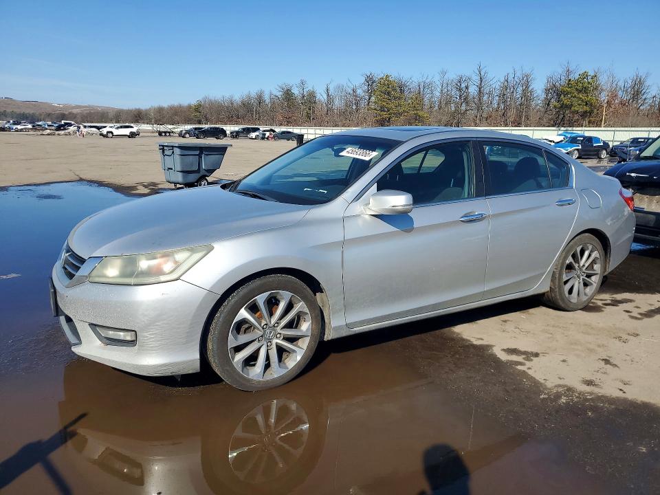 2015 HONDA ACCORD — VIN 1HGCR2F77FA001833
