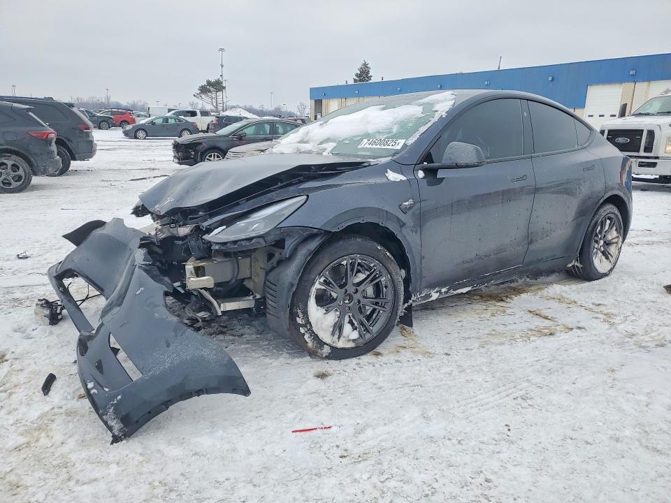 2025 TESLA MODEL Y — VIN 7SAYGAEE9SF288133