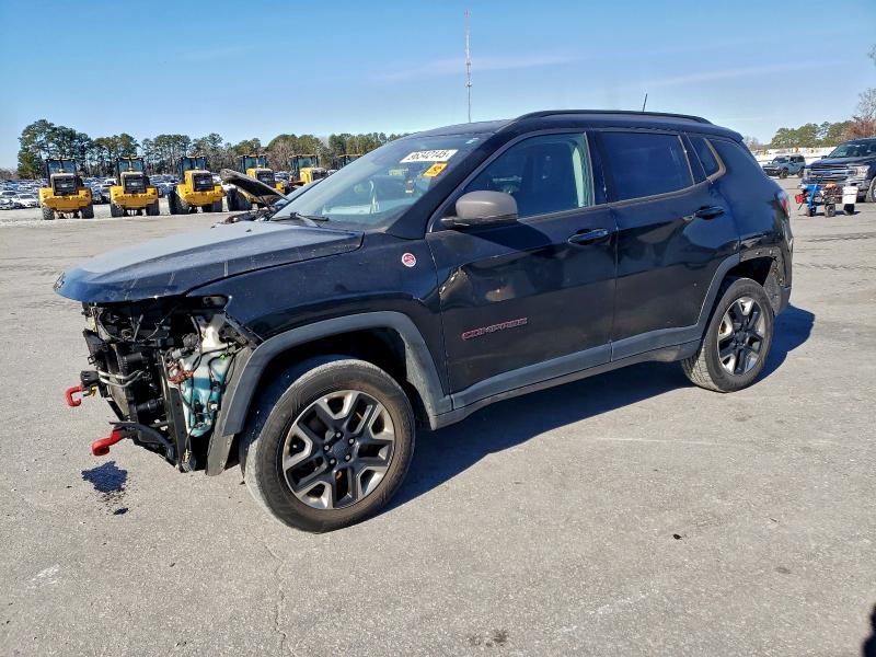 2018 JEEP COMPASS TR — VIN 3C4NJDDB9JT239282