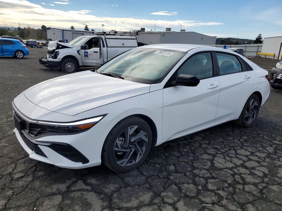 2025 HYUNDAI ELANTRA — VIN KMHLM4DG9SU960179