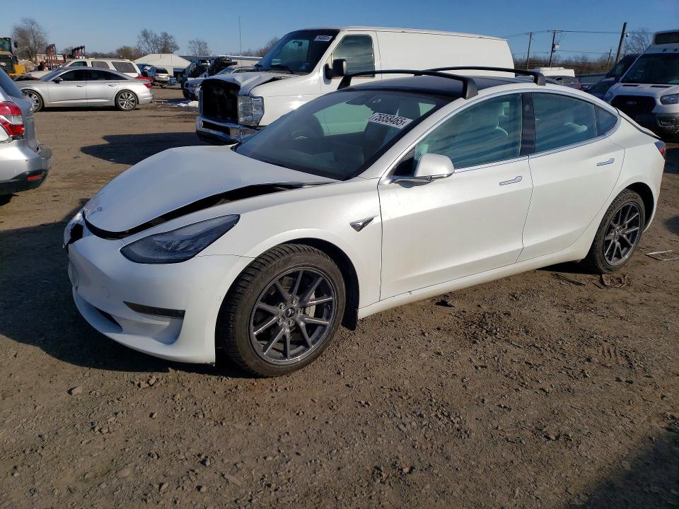 2018 TESLA MODEL 3 — VIN 5YJ3E1EB7JF135543