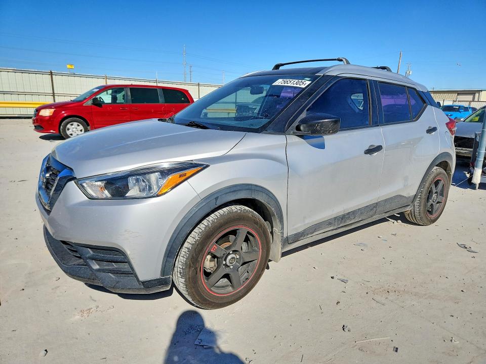 2018 NISSAN KICKS S — VIN 3N1CP5CU4JL540379
