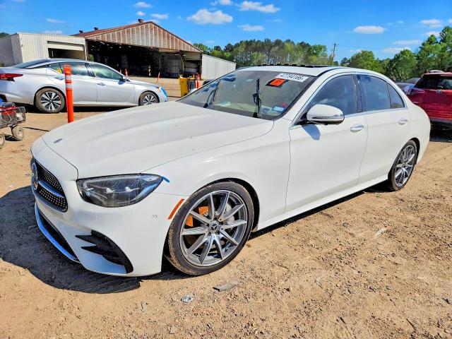 2022 MERCEDES-BENZ E — VIN W1KZF8DB0NB087948