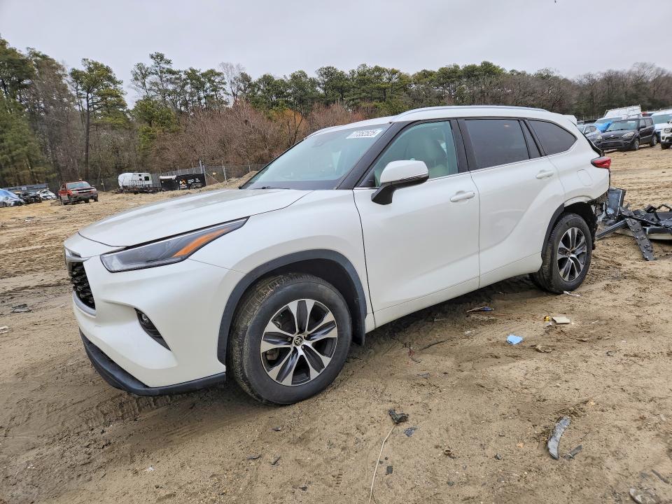 2021 TOYOTA HIGHLANDER — VIN 5TDHZRBH9MS523326