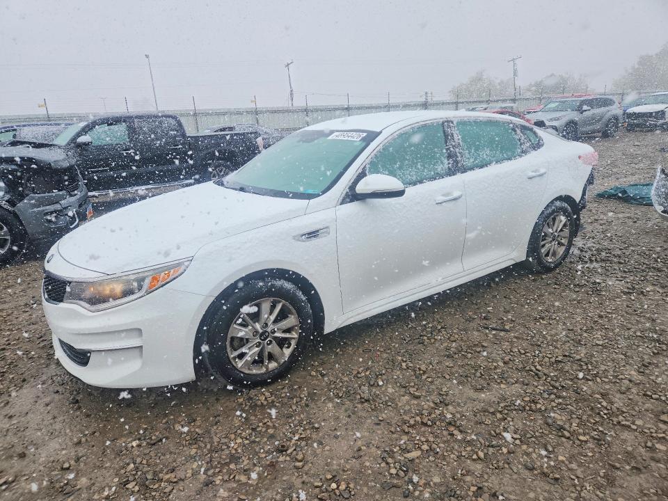 2017 KIA OPTIMA — VIN 5XXGT4L32HG138670