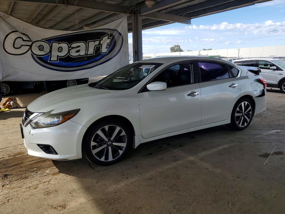 2016 NISSAN ALTIMA — VIN 1N4AL3AP4GC253913