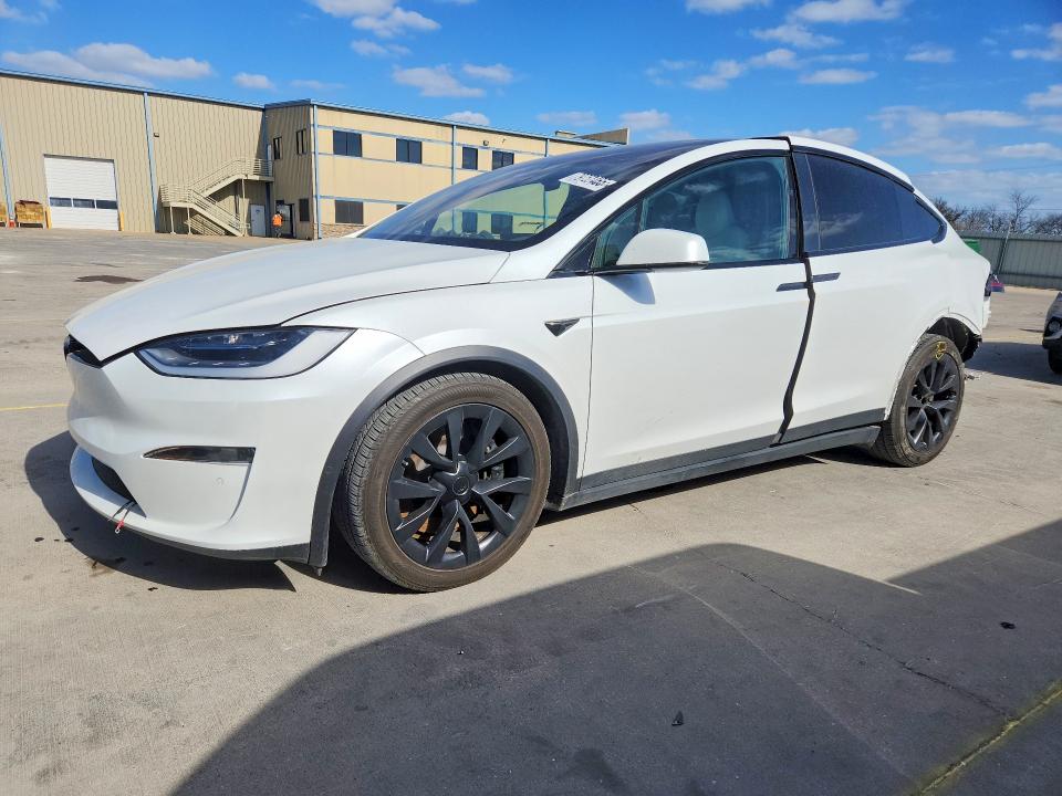 2022 TESLA MODEL X — VIN 7SAXCBE58NF336285