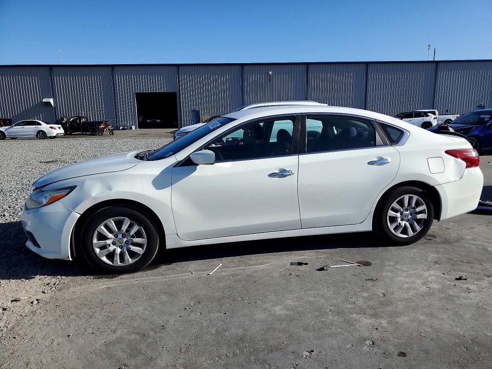 2018 NISSAN ALTIMA — VIN 1N4AL3AP7JC120800