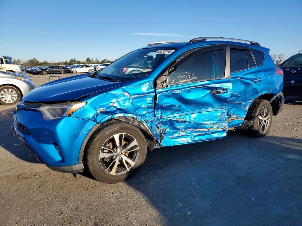 2017 TOYOTA RAV4 — VIN 2T3RFREV1HW682487