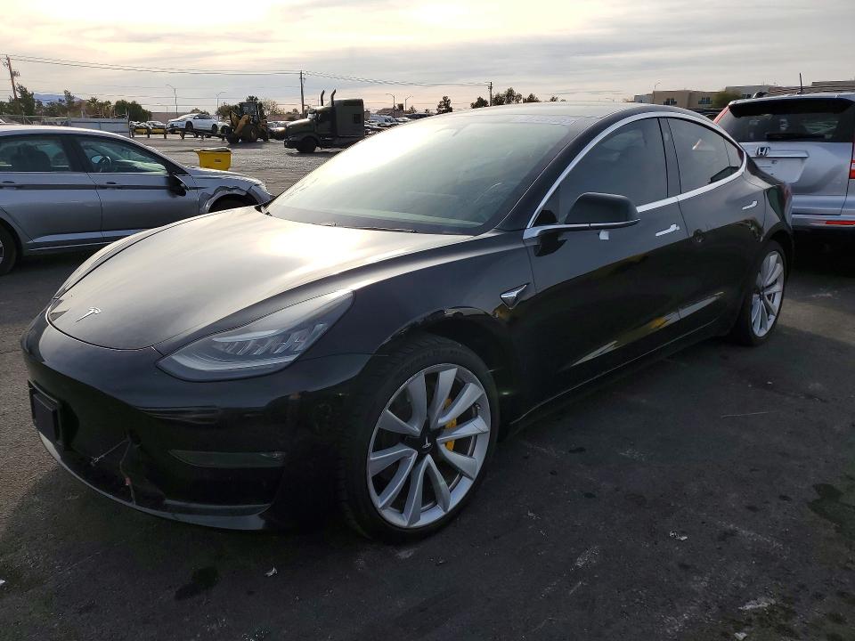 2018 TESLA MODEL 3 — VIN 5YJ3E1EA6JF060261