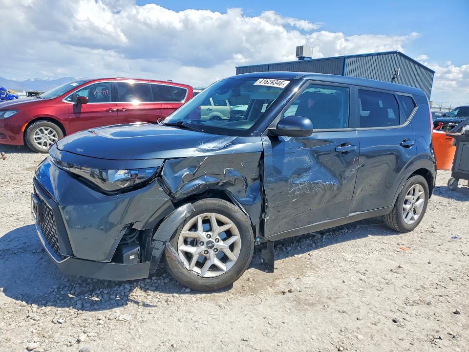 KNDJ23AU0R7242535