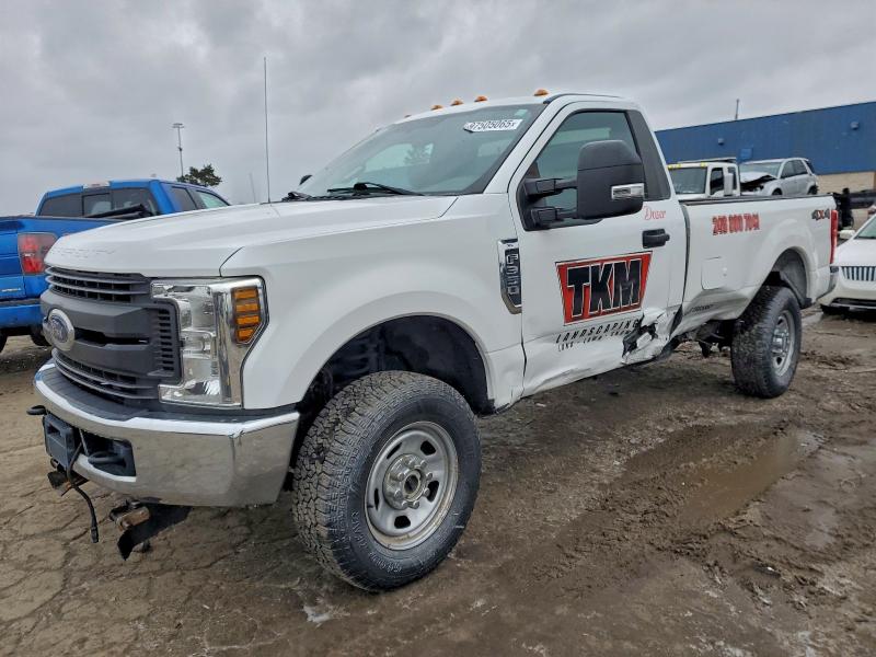 2019 FORD F350 SUPER — VIN 1FTRF3B67KEC84399