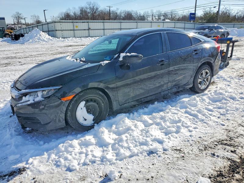 2018 HONDA CIVIC — VIN 2HGFC2F53JH607878