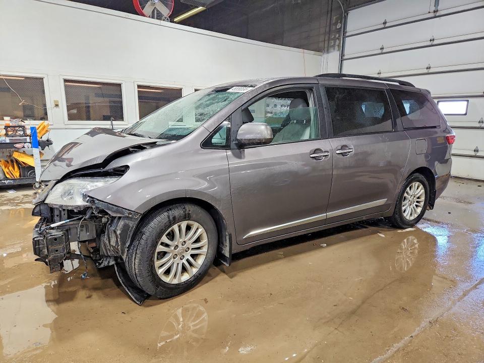 2015 TOYOTA SIENNA — VIN 5TDYK3DC2FS644978