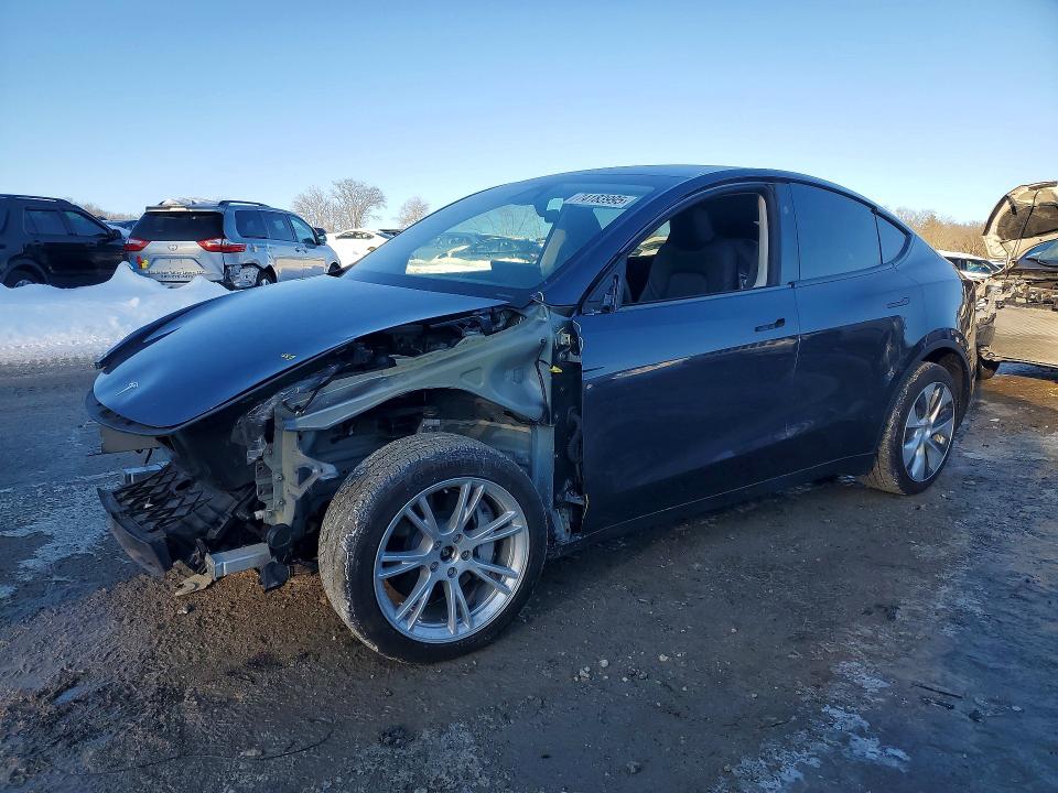 2023 TESLA MODEL Y — VIN 7SAYGDEEXPF851117