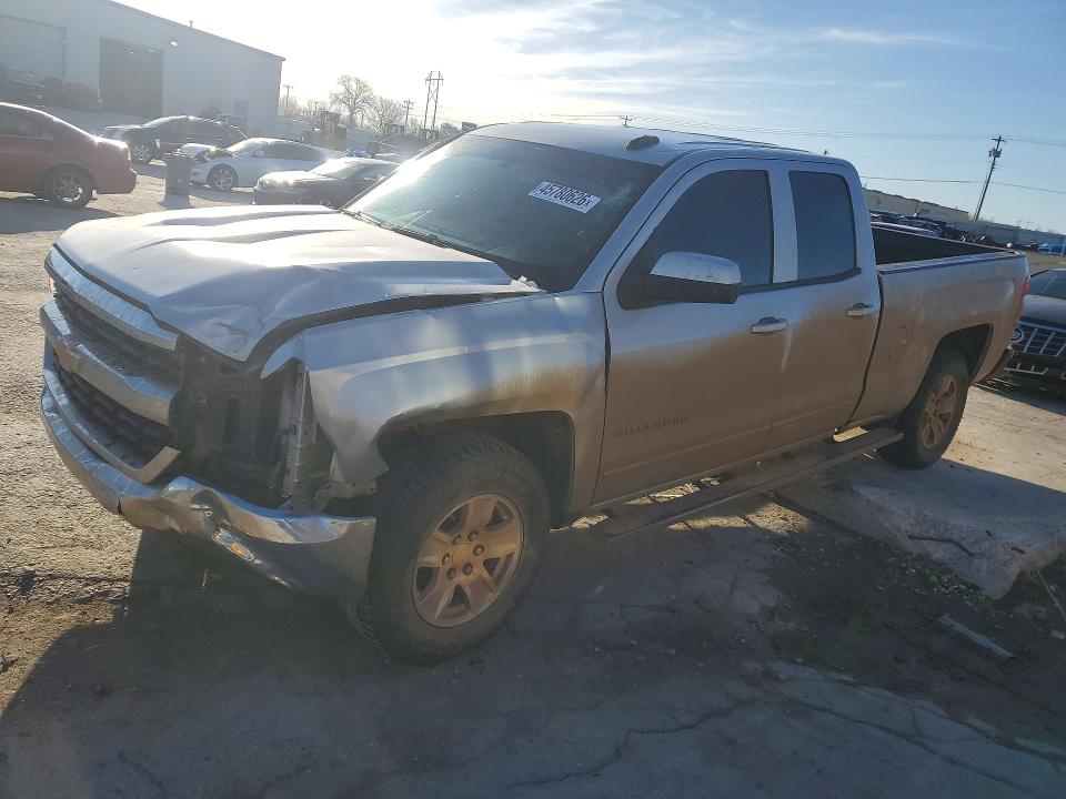 2018 CHEVROLET SILVERADO — VIN 1GCRCREH4JZ337639