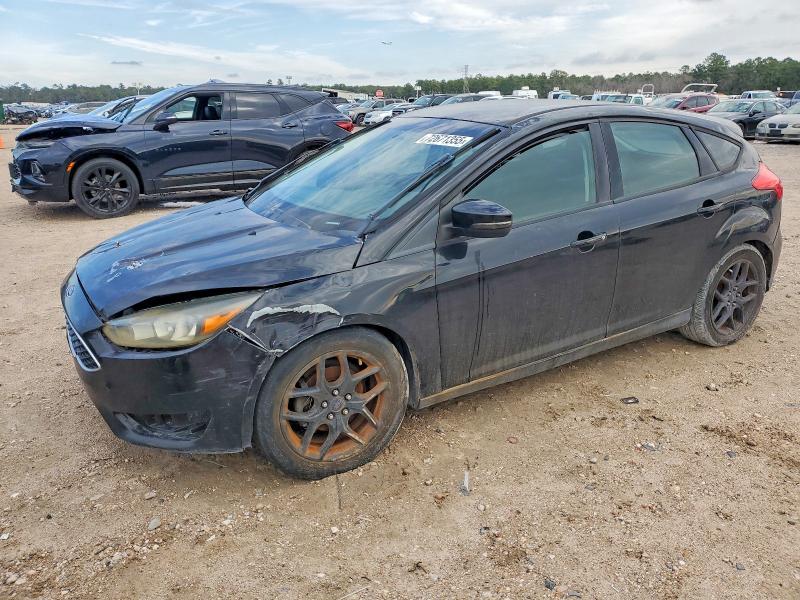 2016 FORD FOCUS SE — VIN 1FADP3K26GL326106