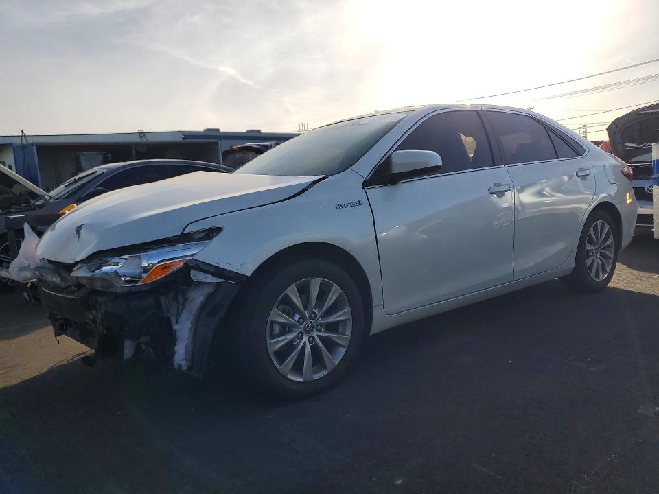 2015 TOYOTA CAMRY HYBRID — VIN 4T1BD1FK8FU172320