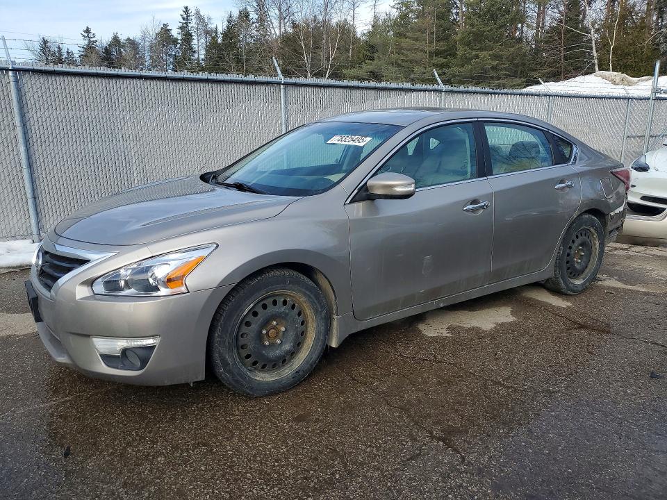 2015 NISSAN ALTIMA — VIN 1N4AL3AP1FN392013