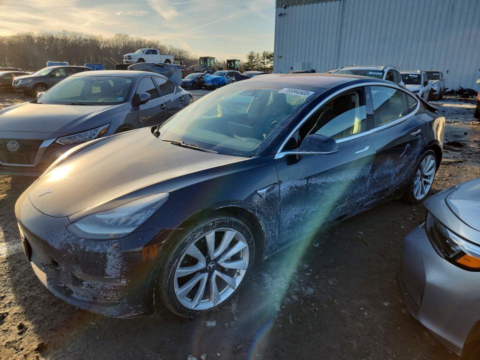 2018 TESLA MODEL 3 — VIN 5YJ3E1EBXJF071255
