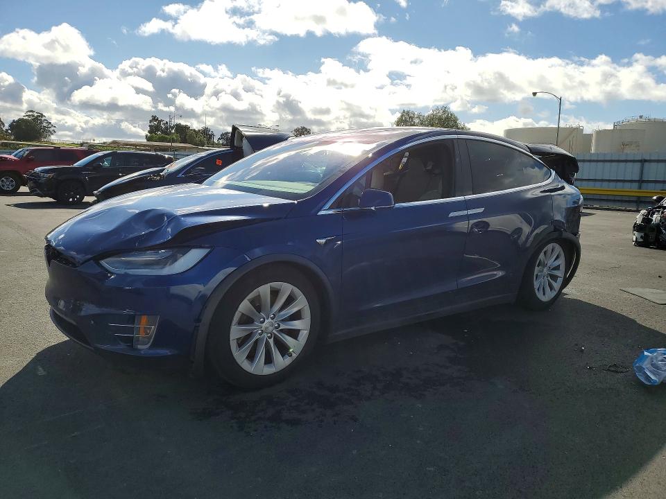 2020 TESLA MODEL X — VIN 5YJXCAE20LF237566