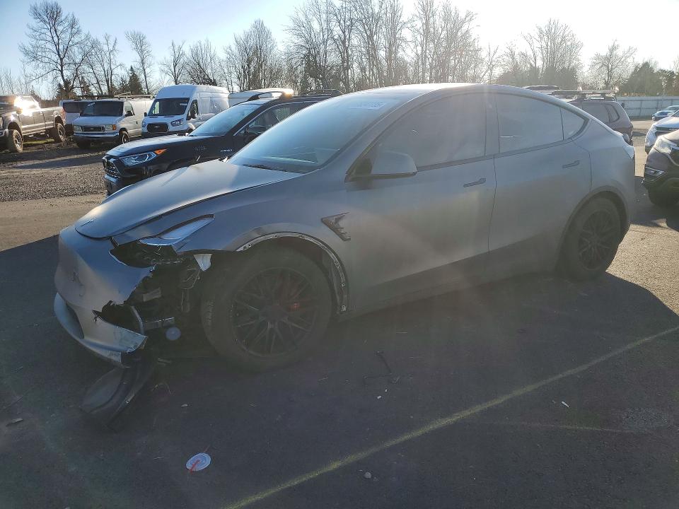2022 TESLA MODEL Y — VIN 7SAYGDEF4NF404529