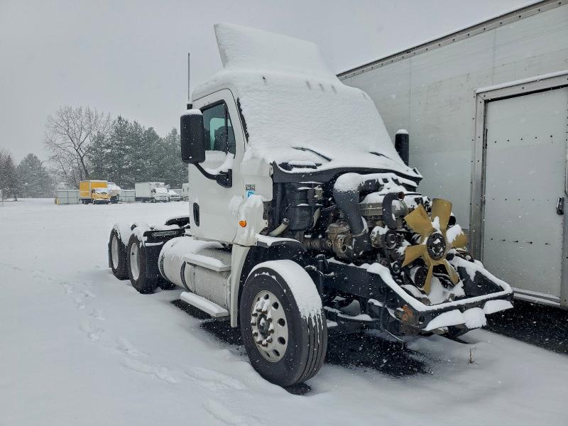 2017 FREIGHTLINER CASCADIA 1 — VIN 1FUJGEDV7HLJA5782