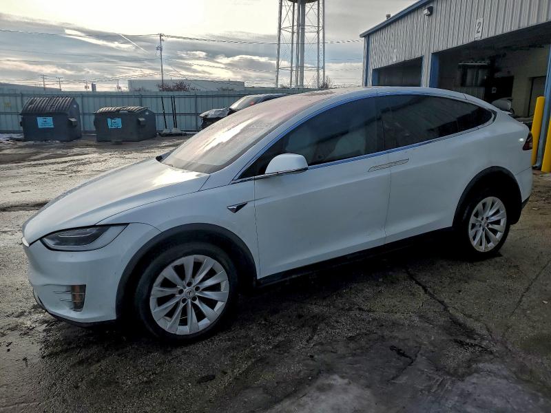 2018 TESLA MODEL X — VIN 5YJXCAE22JF141337
