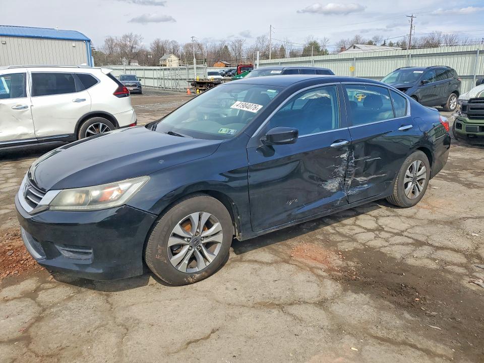 2015 HONDA ACCORD — VIN 1HGCR2F35FA081131