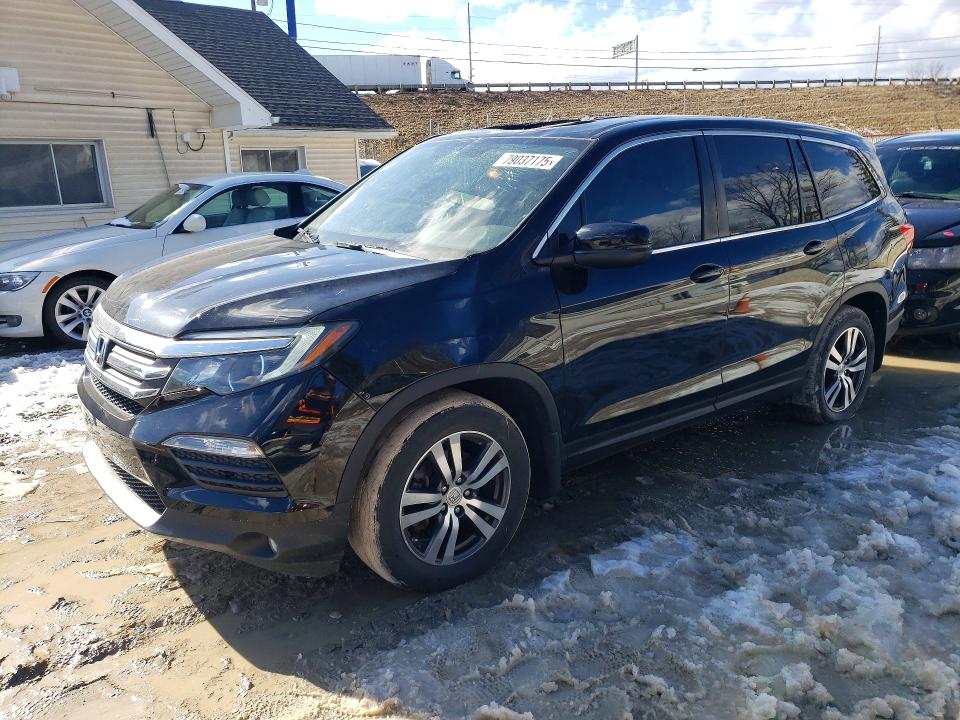 2017 HONDA PILOT — VIN 5FNYF5H52HB000741