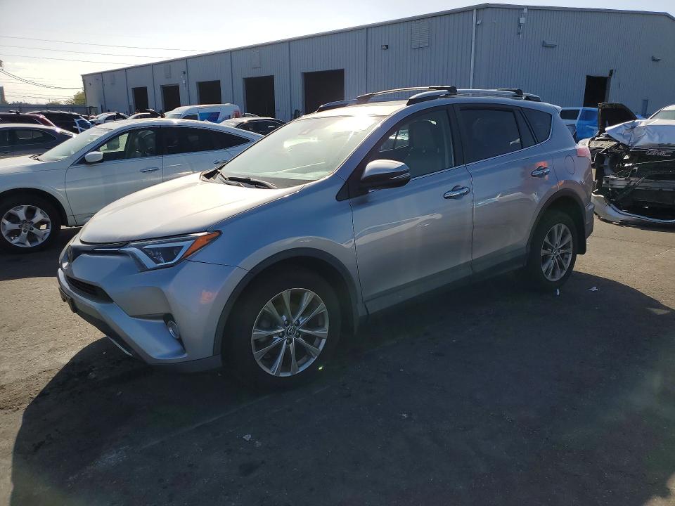 2018 TOYOTA RAV4 — VIN JTMDFREV7JD239077
