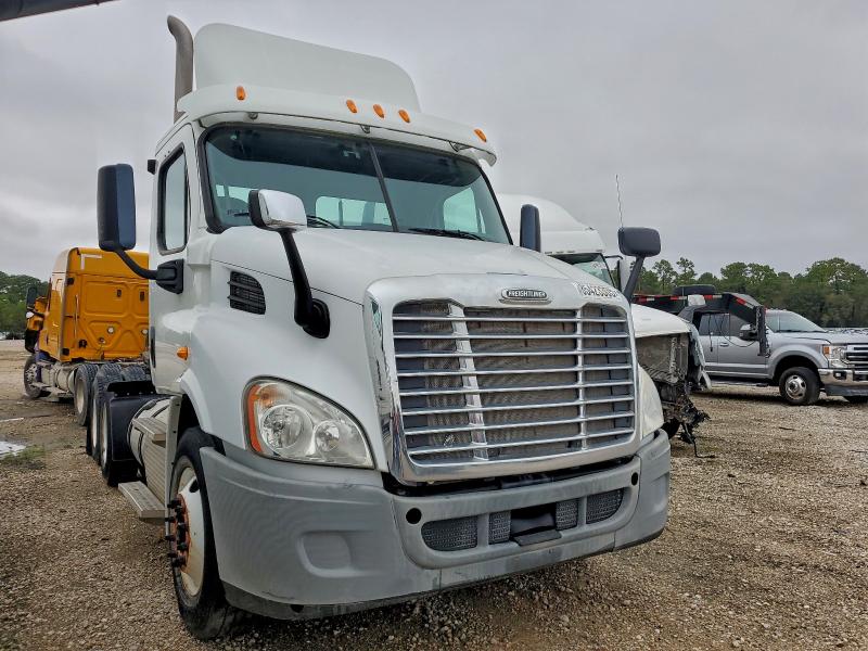 2013 FREIGHTLINER CASCADIA 1 — VIN 3AKJGBDVXDSBV8920
