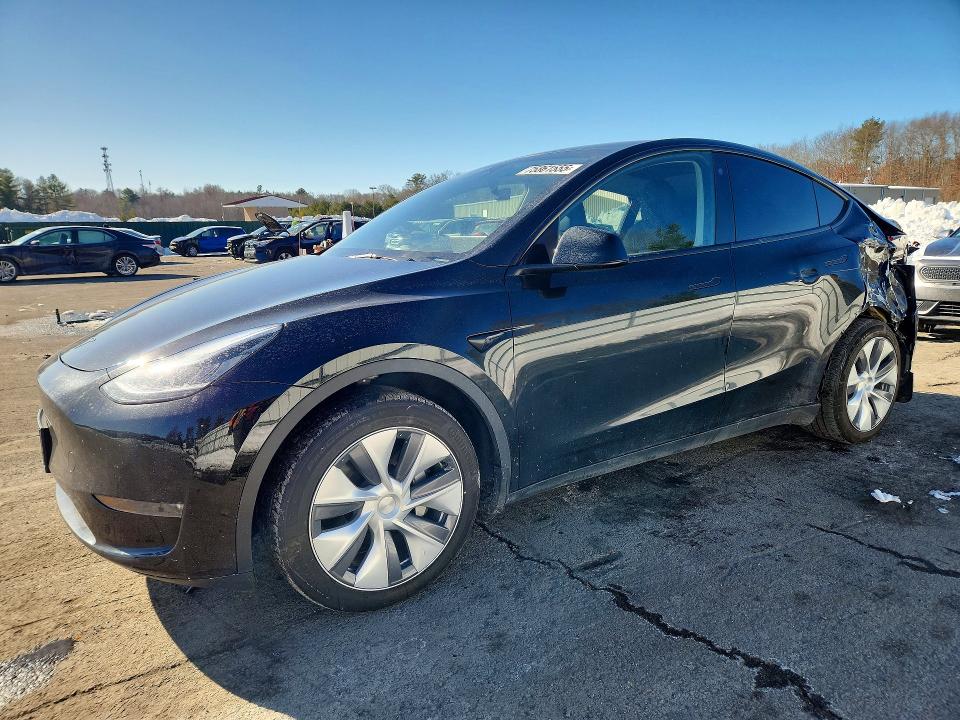 2023 TESLA MODEL Y — VIN 7SAYGDEE1PA121819
