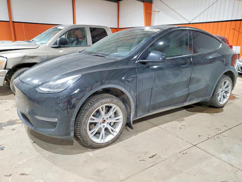 2023 TESLA MODEL Y — VIN 7SAYGDEE0PF757151