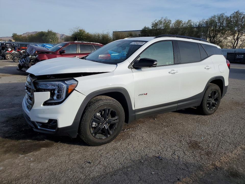2022 GMC TERRAIN — VIN 3GKALYEV0NL192033